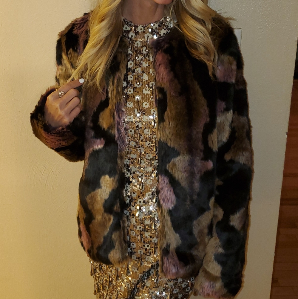BAR III FAUX FUR MULTICOLORED COAT